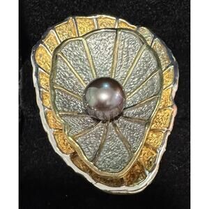 Size 7.5 Sterling Silver With Gold Playing Tahitian Pearl Ring.